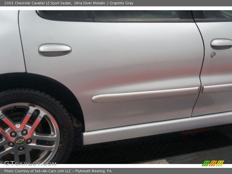 Ultra Silver Metallic / Graphite Gray 2003 Chevrolet Cavalier LS Sport Sedan