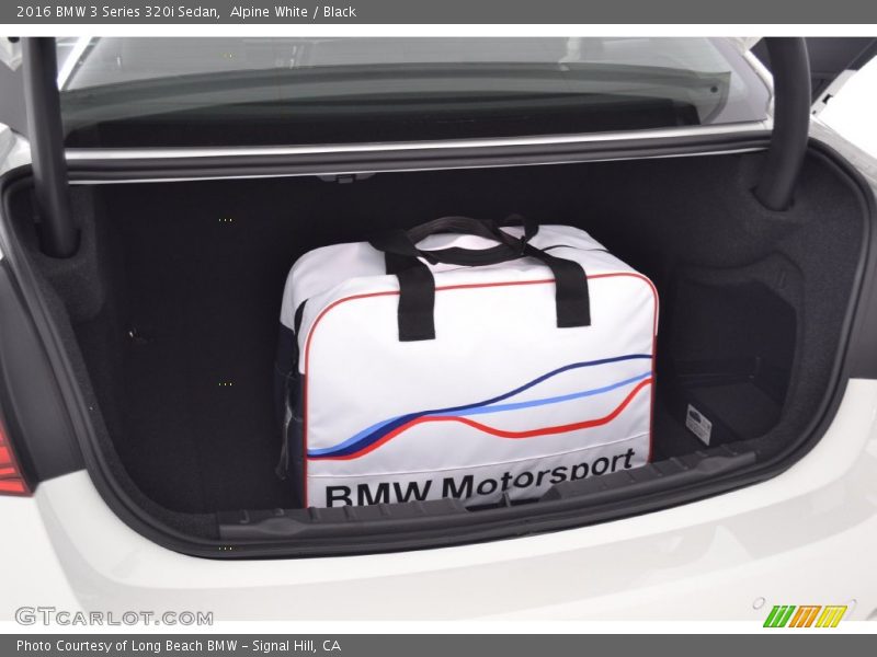 Alpine White / Black 2016 BMW 3 Series 320i Sedan