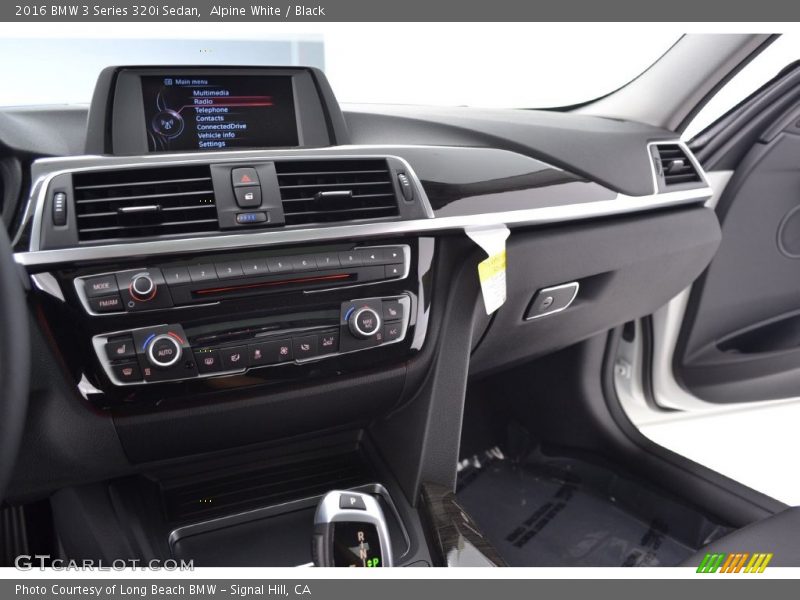Alpine White / Black 2016 BMW 3 Series 320i Sedan
