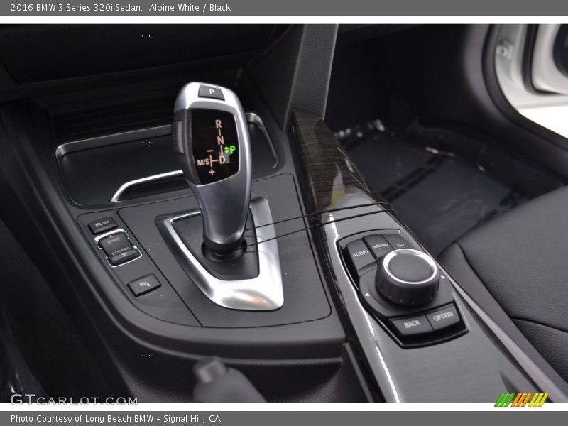 Alpine White / Black 2016 BMW 3 Series 320i Sedan