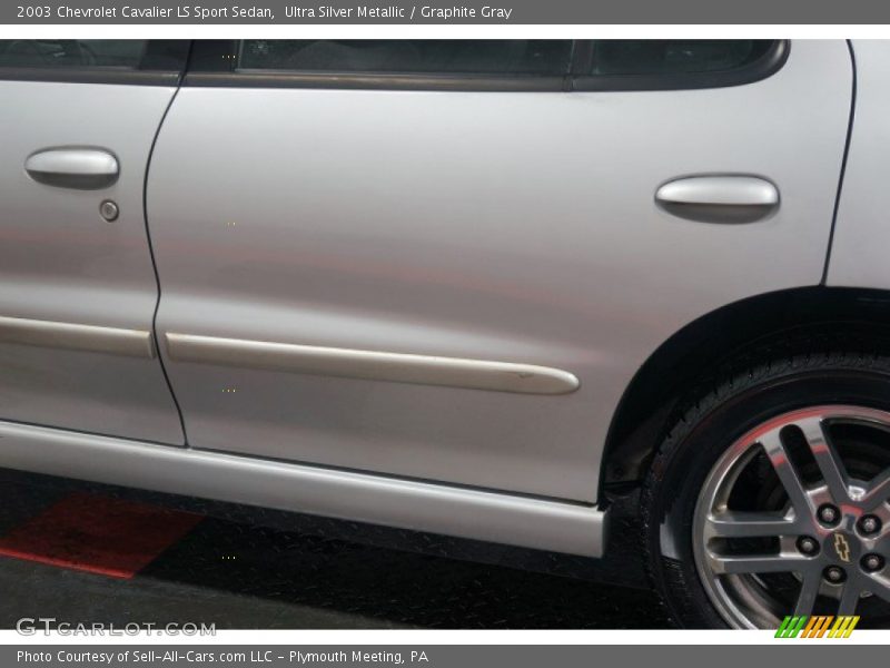 Ultra Silver Metallic / Graphite Gray 2003 Chevrolet Cavalier LS Sport Sedan