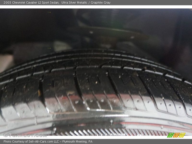 Ultra Silver Metallic / Graphite Gray 2003 Chevrolet Cavalier LS Sport Sedan