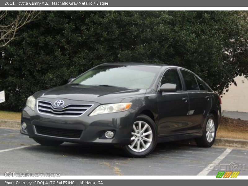 Magnetic Gray Metallic / Bisque 2011 Toyota Camry XLE
