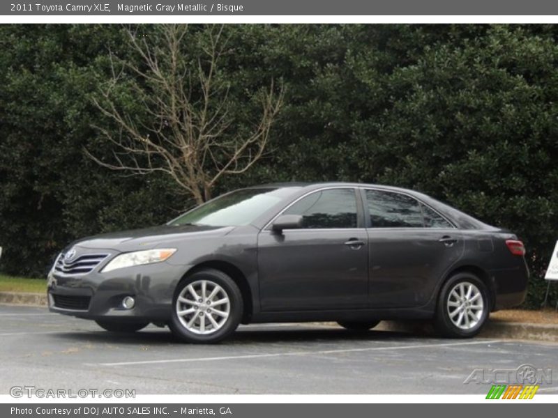 Magnetic Gray Metallic / Bisque 2011 Toyota Camry XLE