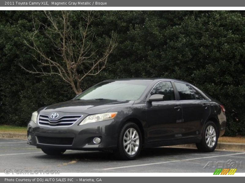 Magnetic Gray Metallic / Bisque 2011 Toyota Camry XLE