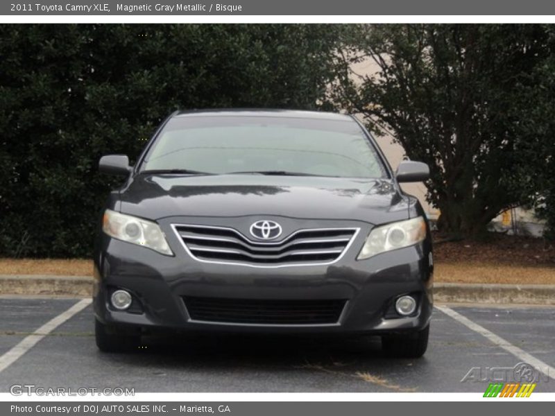 Magnetic Gray Metallic / Bisque 2011 Toyota Camry XLE