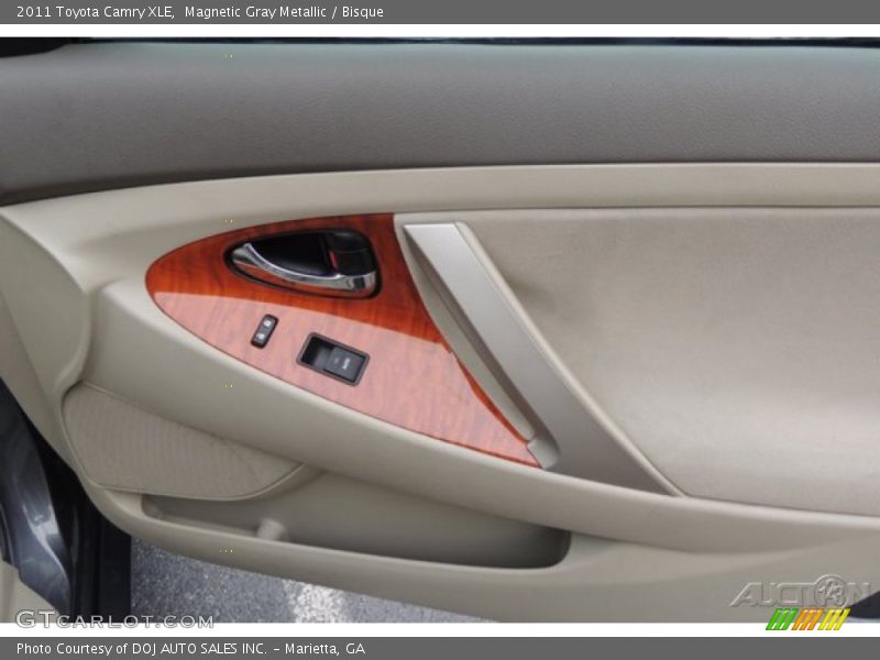 Magnetic Gray Metallic / Bisque 2011 Toyota Camry XLE