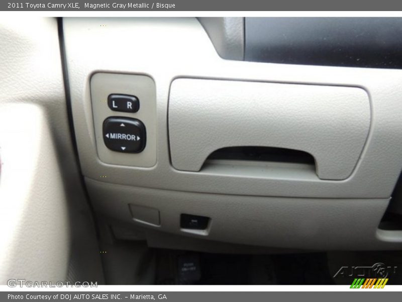 Magnetic Gray Metallic / Bisque 2011 Toyota Camry XLE