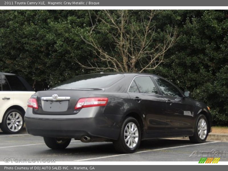 Magnetic Gray Metallic / Bisque 2011 Toyota Camry XLE