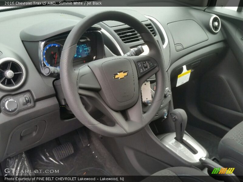 Summit White / Jet Black 2016 Chevrolet Trax LS AWD