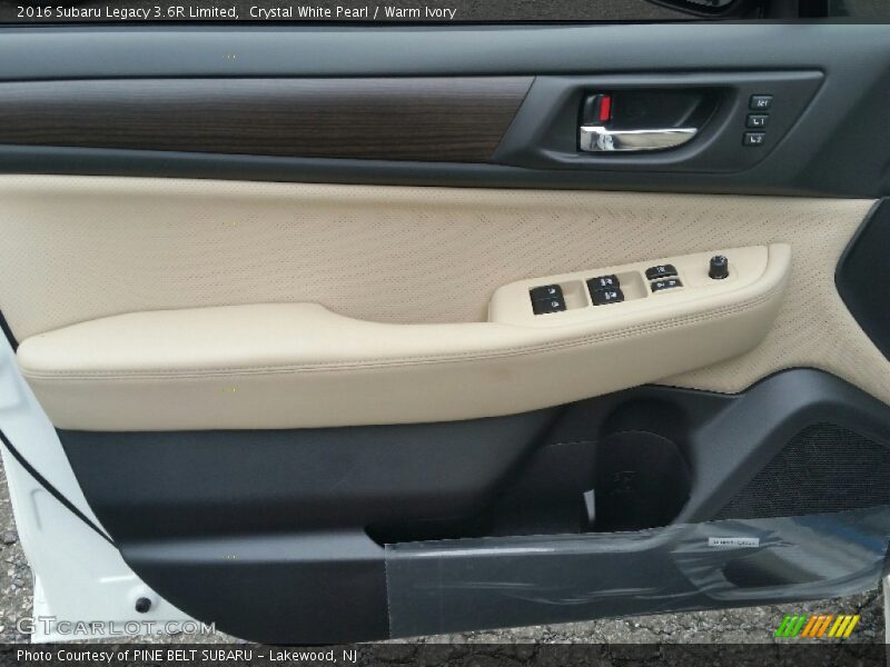 Crystal White Pearl / Warm Ivory 2016 Subaru Legacy 3.6R Limited