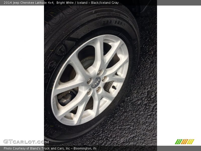 Bright White / Iceland - Black/Iceland Gray 2014 Jeep Cherokee Latitude 4x4