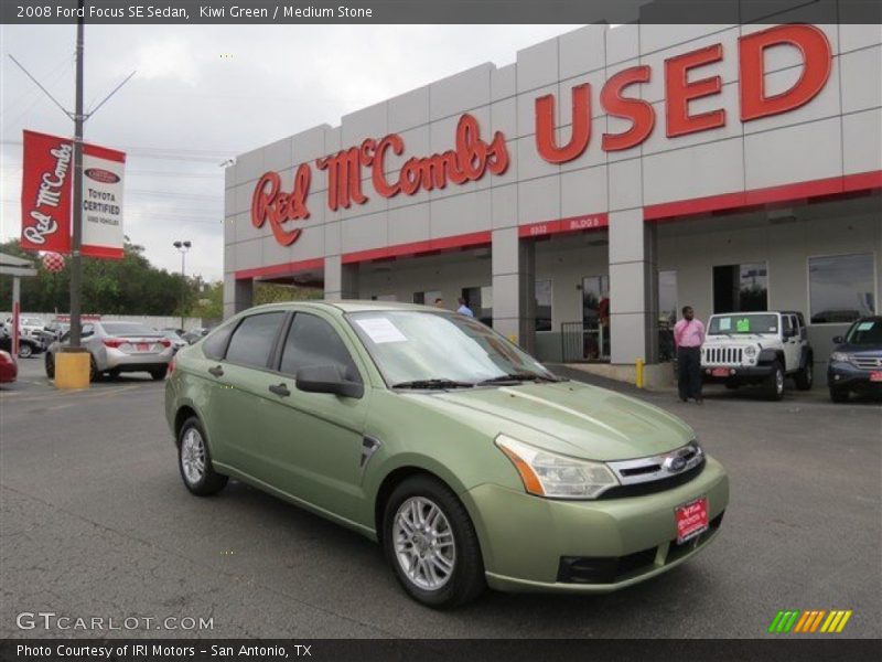 Kiwi Green / Medium Stone 2008 Ford Focus SE Sedan
