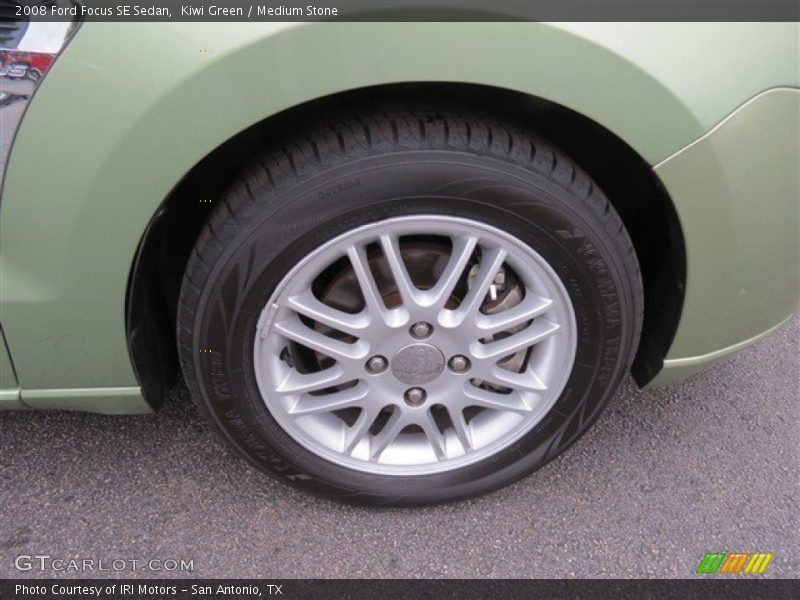 Kiwi Green / Medium Stone 2008 Ford Focus SE Sedan