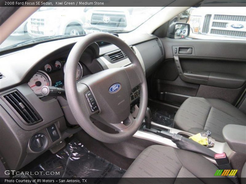 Kiwi Green / Medium Stone 2008 Ford Focus SE Sedan