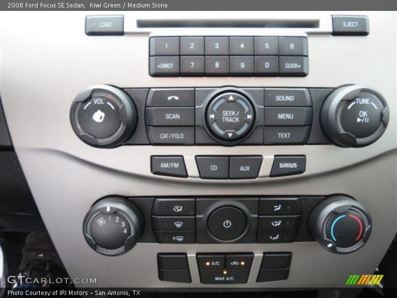 Controls of 2008 Focus SE Sedan