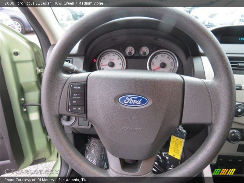 Kiwi Green / Medium Stone 2008 Ford Focus SE Sedan