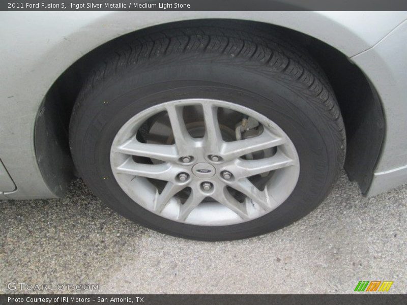 Ingot Silver Metallic / Medium Light Stone 2011 Ford Fusion S
