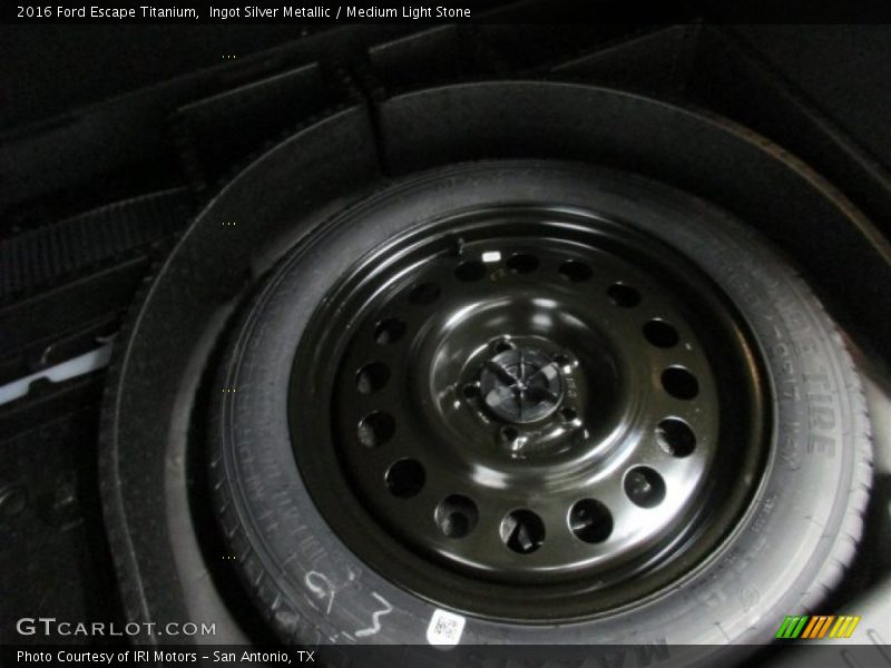 Ingot Silver Metallic / Medium Light Stone 2016 Ford Escape Titanium