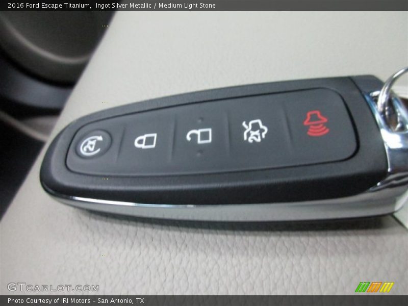 Ingot Silver Metallic / Medium Light Stone 2016 Ford Escape Titanium
