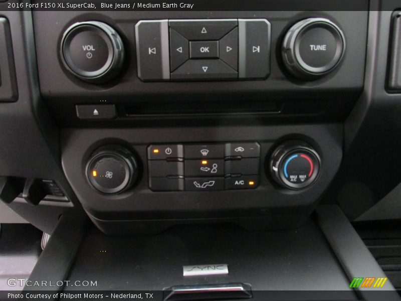 Blue Jeans / Medium Earth Gray 2016 Ford F150 XL SuperCab