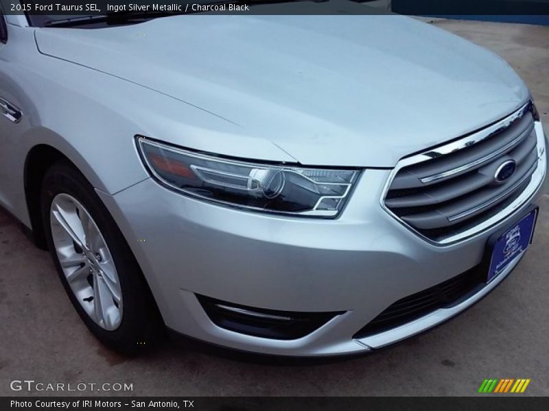 Ingot Silver Metallic / Charcoal Black 2015 Ford Taurus SEL