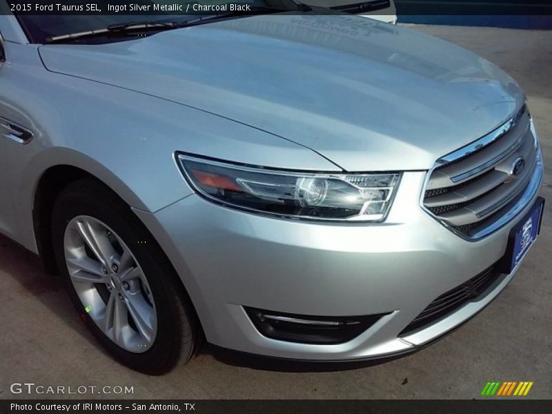 Ingot Silver Metallic / Charcoal Black 2015 Ford Taurus SEL