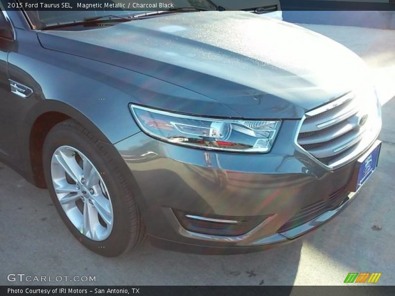 Magnetic Metallic / Charcoal Black 2015 Ford Taurus SEL