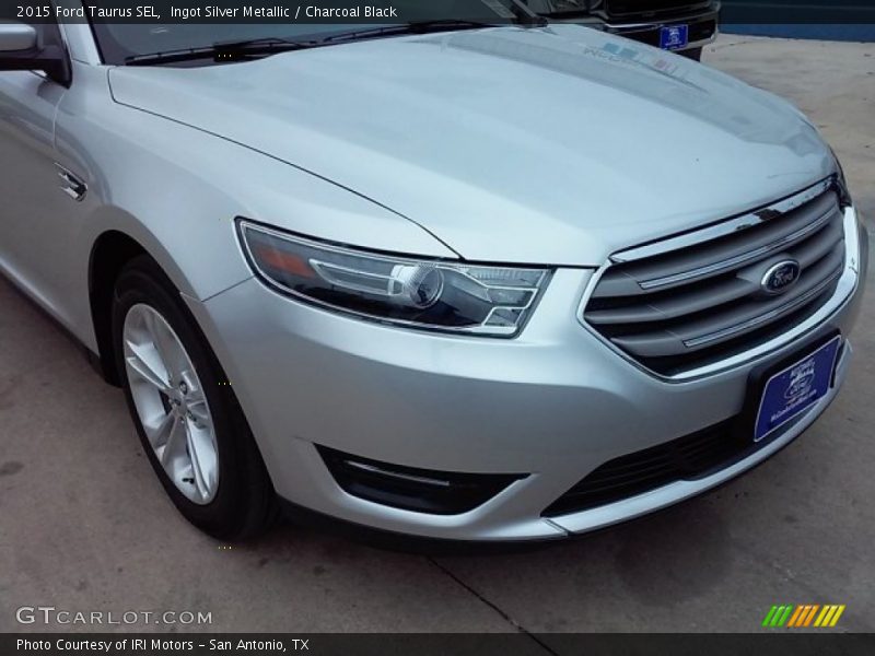 Ingot Silver Metallic / Charcoal Black 2015 Ford Taurus SEL