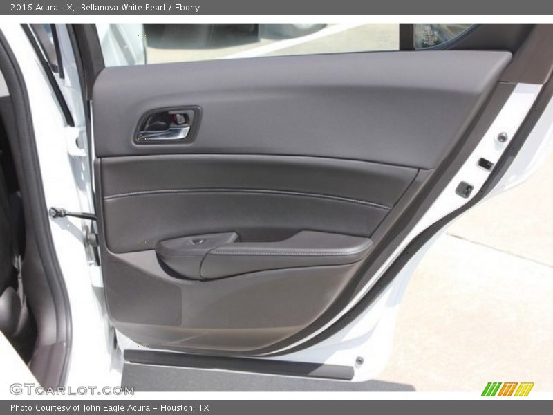 Bellanova White Pearl / Ebony 2016 Acura ILX