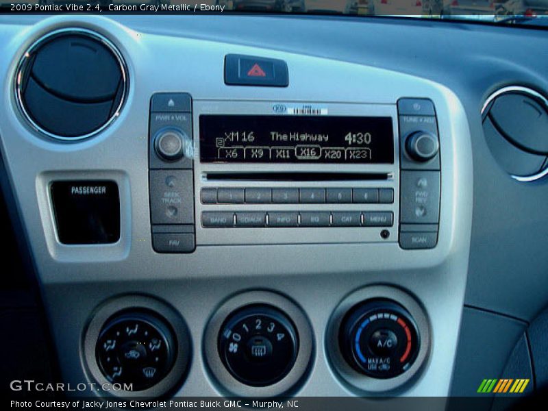 Carbon Gray Metallic / Ebony 2009 Pontiac Vibe 2.4