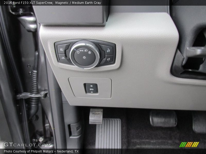 Magnetic / Medium Earth Gray 2016 Ford F150 XLT SuperCrew