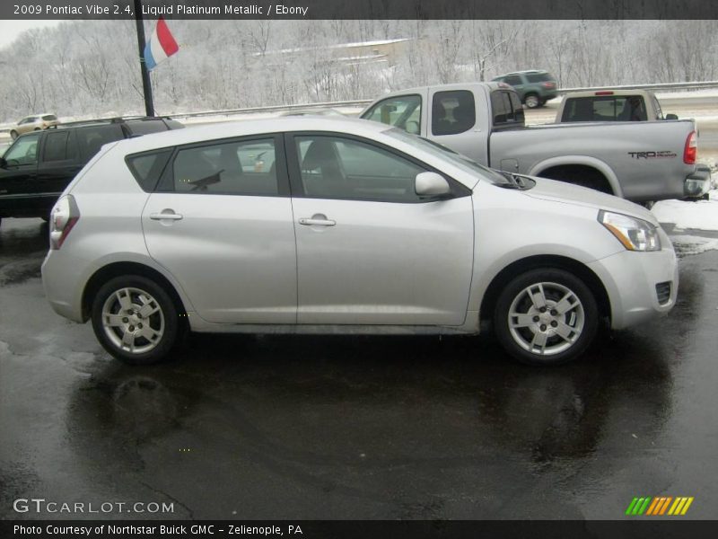 Liquid Platinum Metallic / Ebony 2009 Pontiac Vibe 2.4