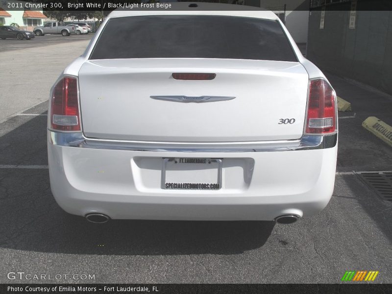 Bright White / Black/Light Frost Beige 2011 Chrysler 300