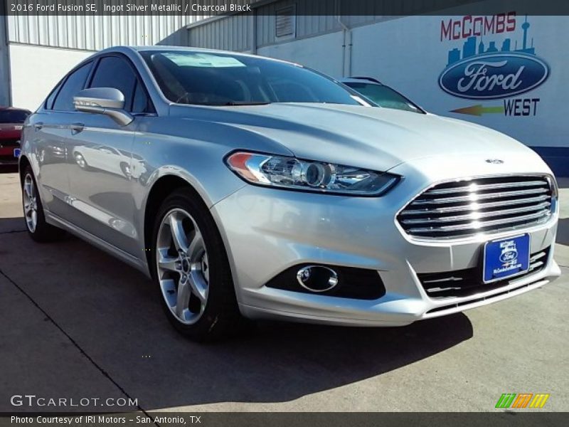 Ingot Silver Metallic / Charcoal Black 2016 Ford Fusion SE