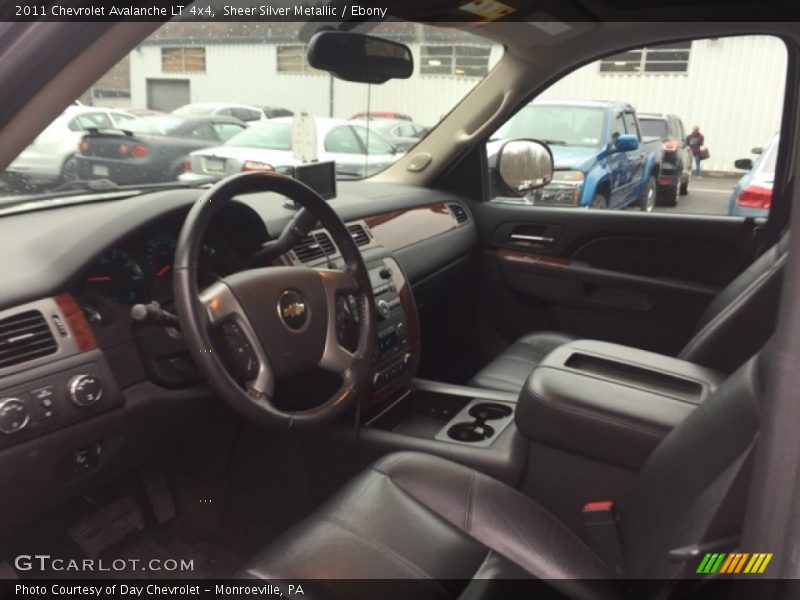 Sheer Silver Metallic / Ebony 2011 Chevrolet Avalanche LT 4x4