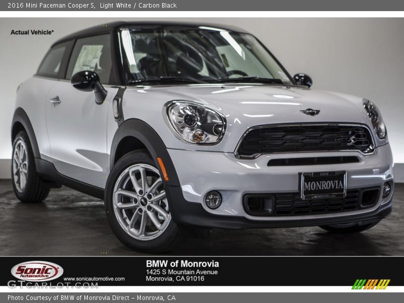 Light White / Carbon Black 2016 Mini Paceman Cooper S