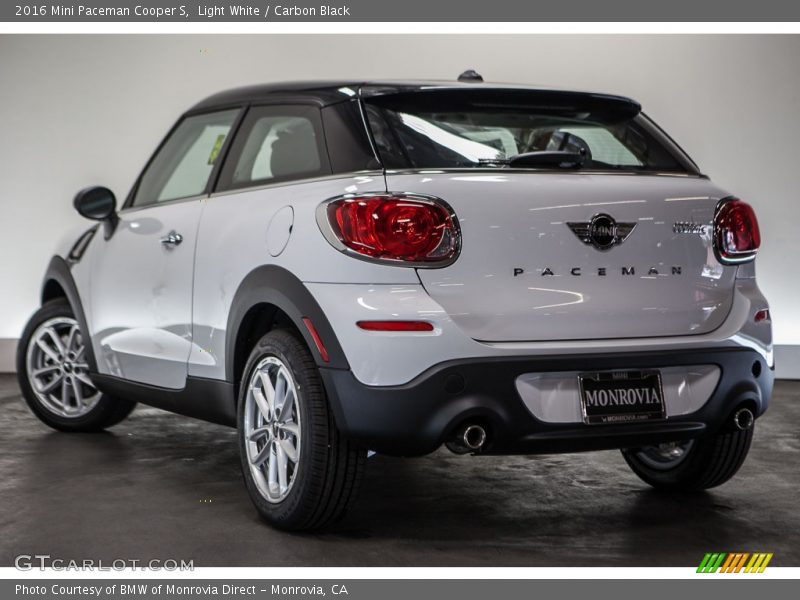 Light White / Carbon Black 2016 Mini Paceman Cooper S