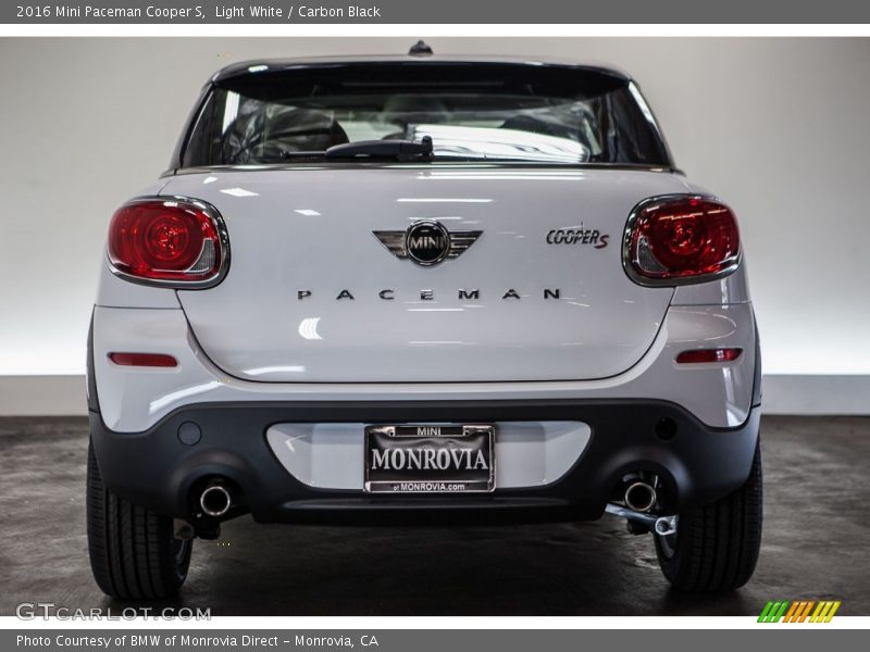 Light White / Carbon Black 2016 Mini Paceman Cooper S