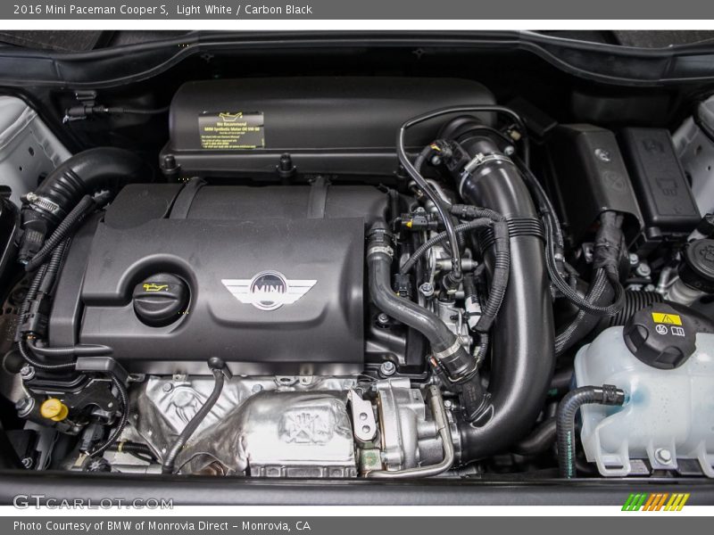 Light White / Carbon Black 2016 Mini Paceman Cooper S