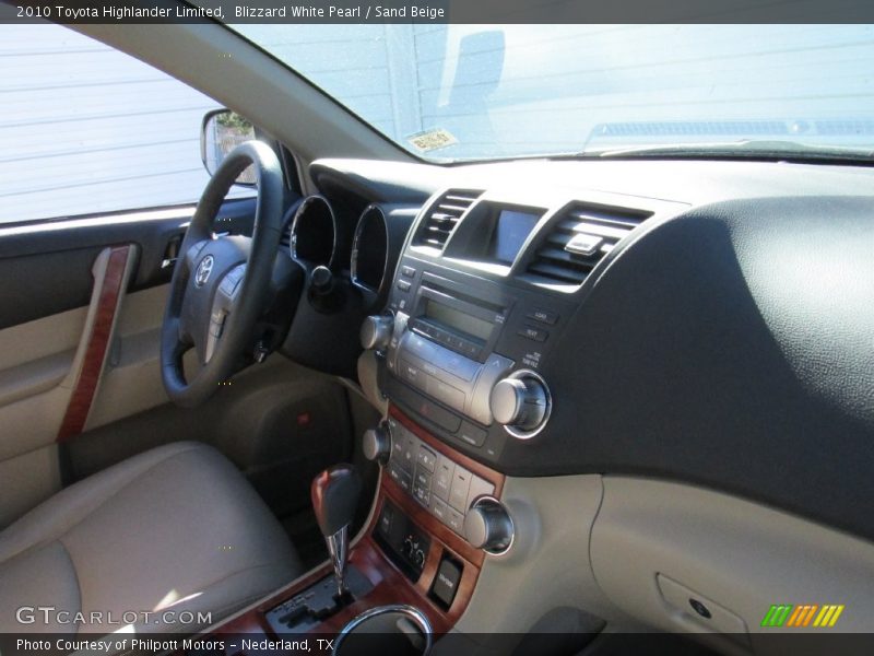 Blizzard White Pearl / Sand Beige 2010 Toyota Highlander Limited
