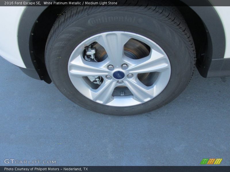 White Platinum Metallic / Medium Light Stone 2016 Ford Escape SE