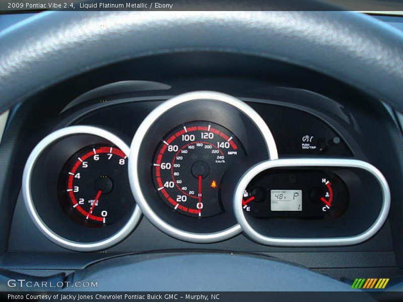 Liquid Platinum Metallic / Ebony 2009 Pontiac Vibe 2.4