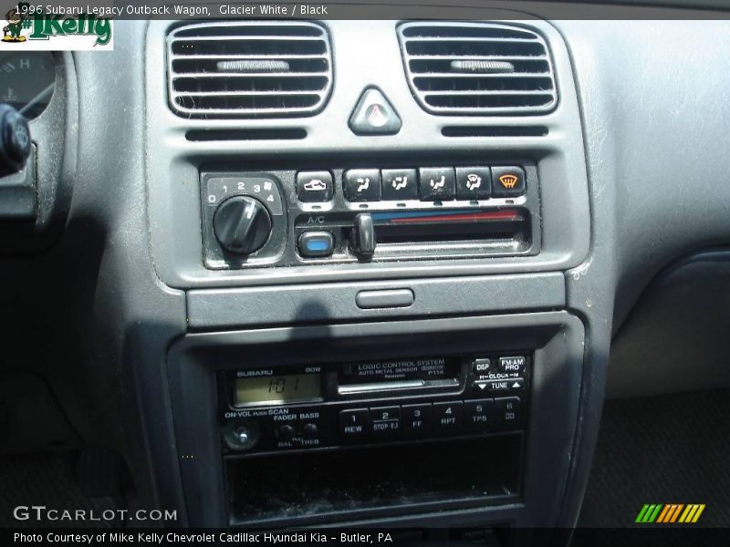 Glacier White / Black 1996 Subaru Legacy Outback Wagon