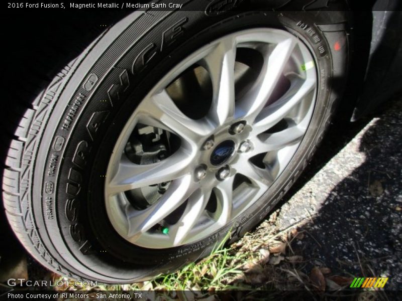 Magnetic Metallic / Medium Earth Gray 2016 Ford Fusion S