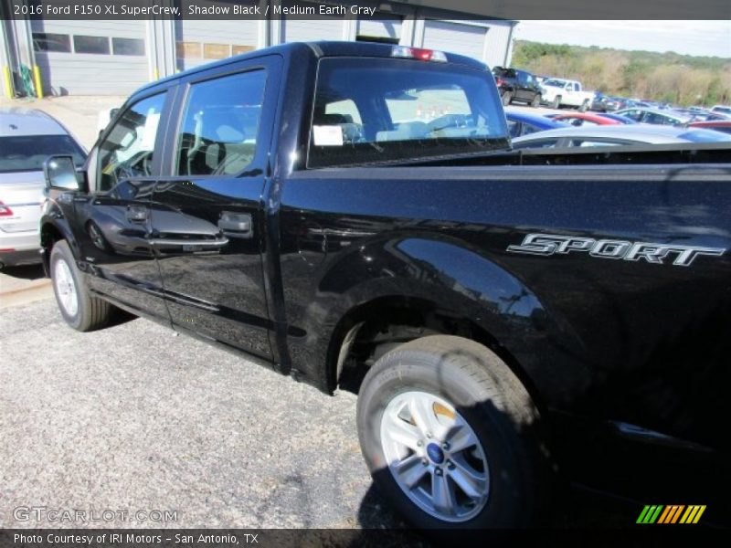 Shadow Black / Medium Earth Gray 2016 Ford F150 XL SuperCrew