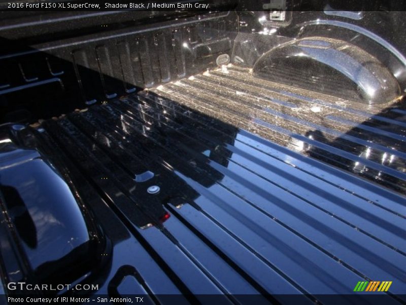 Shadow Black / Medium Earth Gray 2016 Ford F150 XL SuperCrew