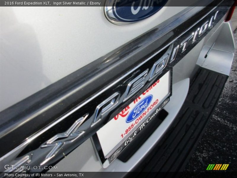 Ingot Silver Metallic / Ebony 2016 Ford Expedition XLT