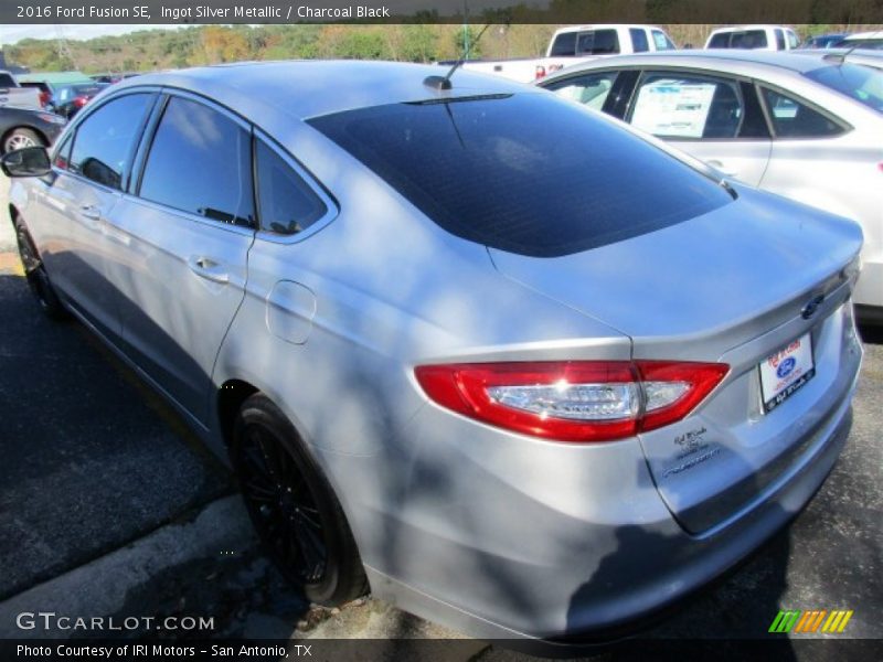 Ingot Silver Metallic / Charcoal Black 2016 Ford Fusion SE