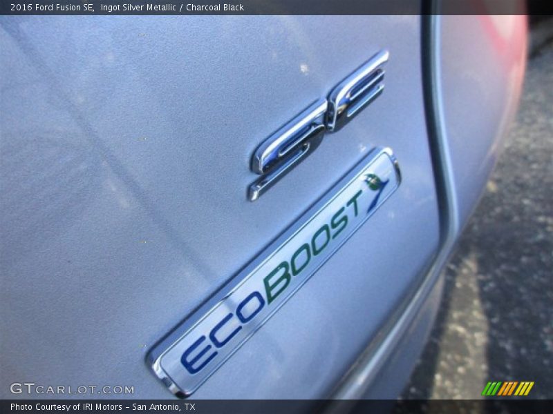Ingot Silver Metallic / Charcoal Black 2016 Ford Fusion SE